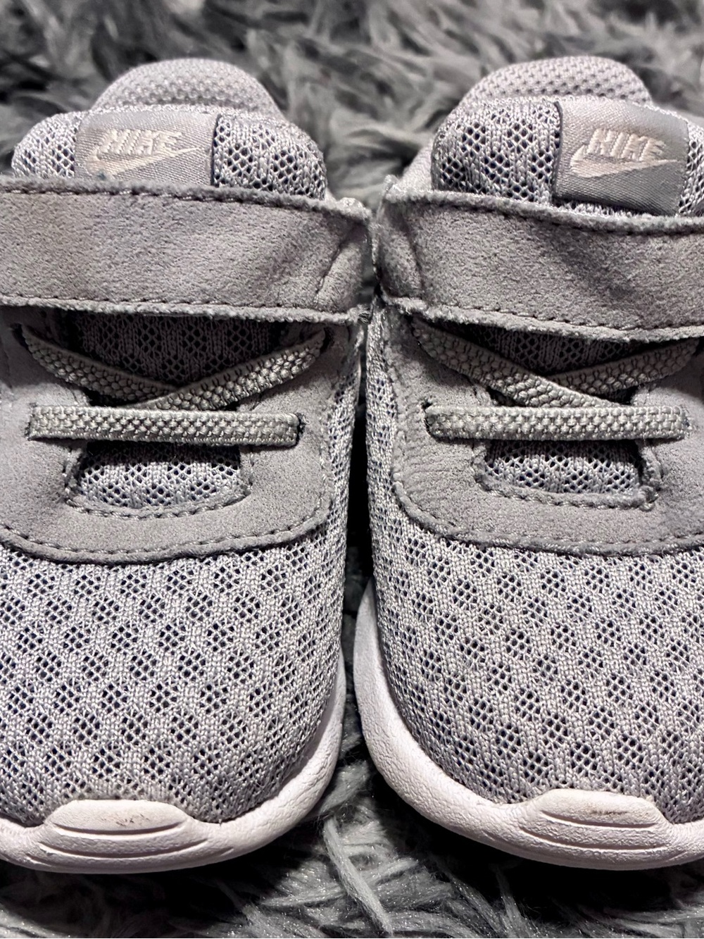 Nike Toddler Grey Shoes - Picture 2 of 4